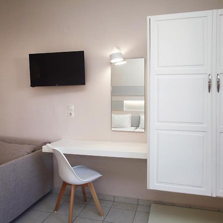 Studios Vasilis Agia Marina Extérieur photo
