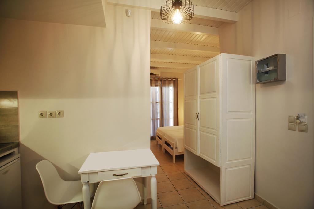 Studios Vasilis Agia Marina Extérieur photo