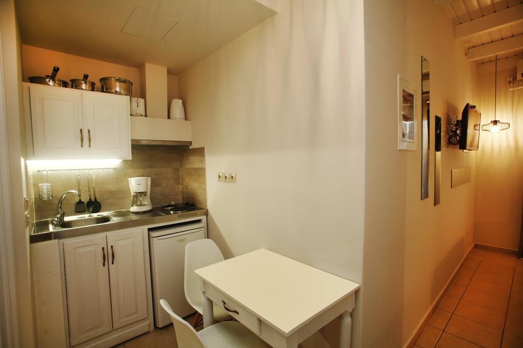 Studios Vasilis Agia Marina Extérieur photo